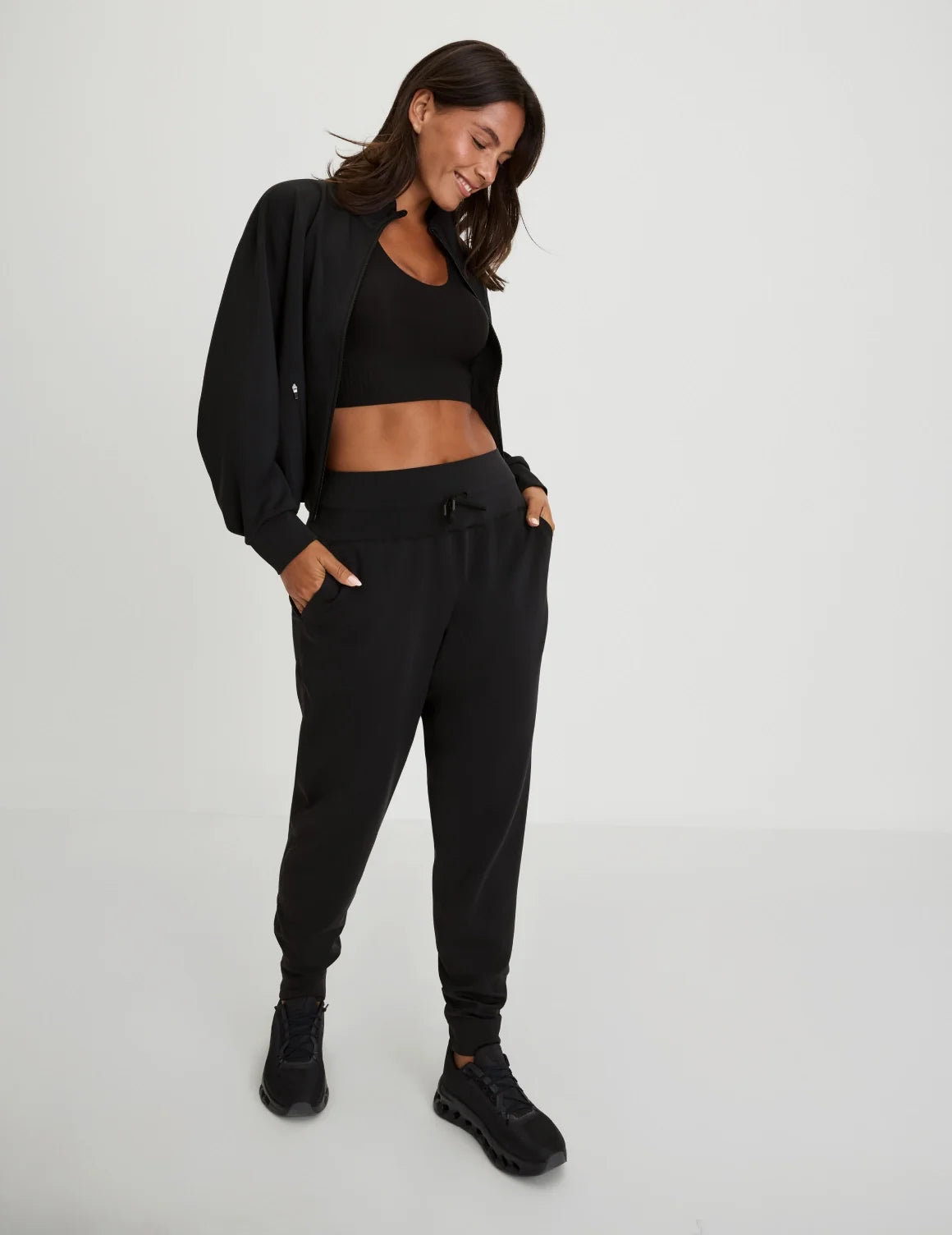 Front view of model wearing the CloudCut™ Jogger highlighting the coverage and fit – Black – view 1 of 23