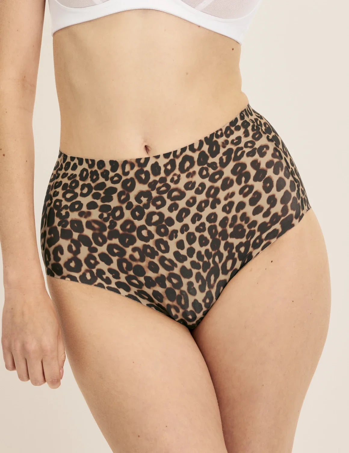 Front view of model wearing the Essential No-Show High Rise highlighting the coverage and smooth fit – Cheetah Print – view 1 of 32