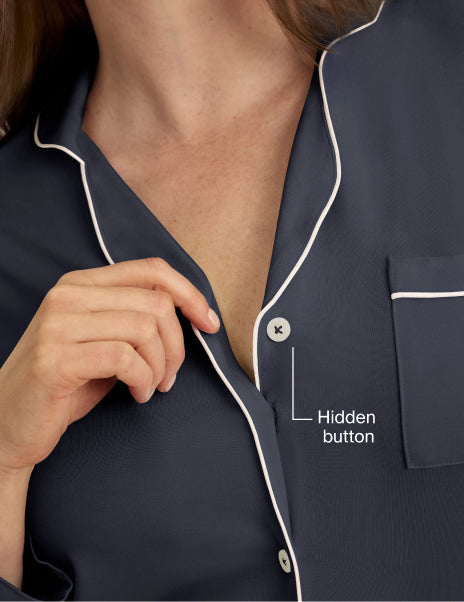 Close-up of hidden button detail for a supportive fit – Twilight Navy/White – view 3 of 20