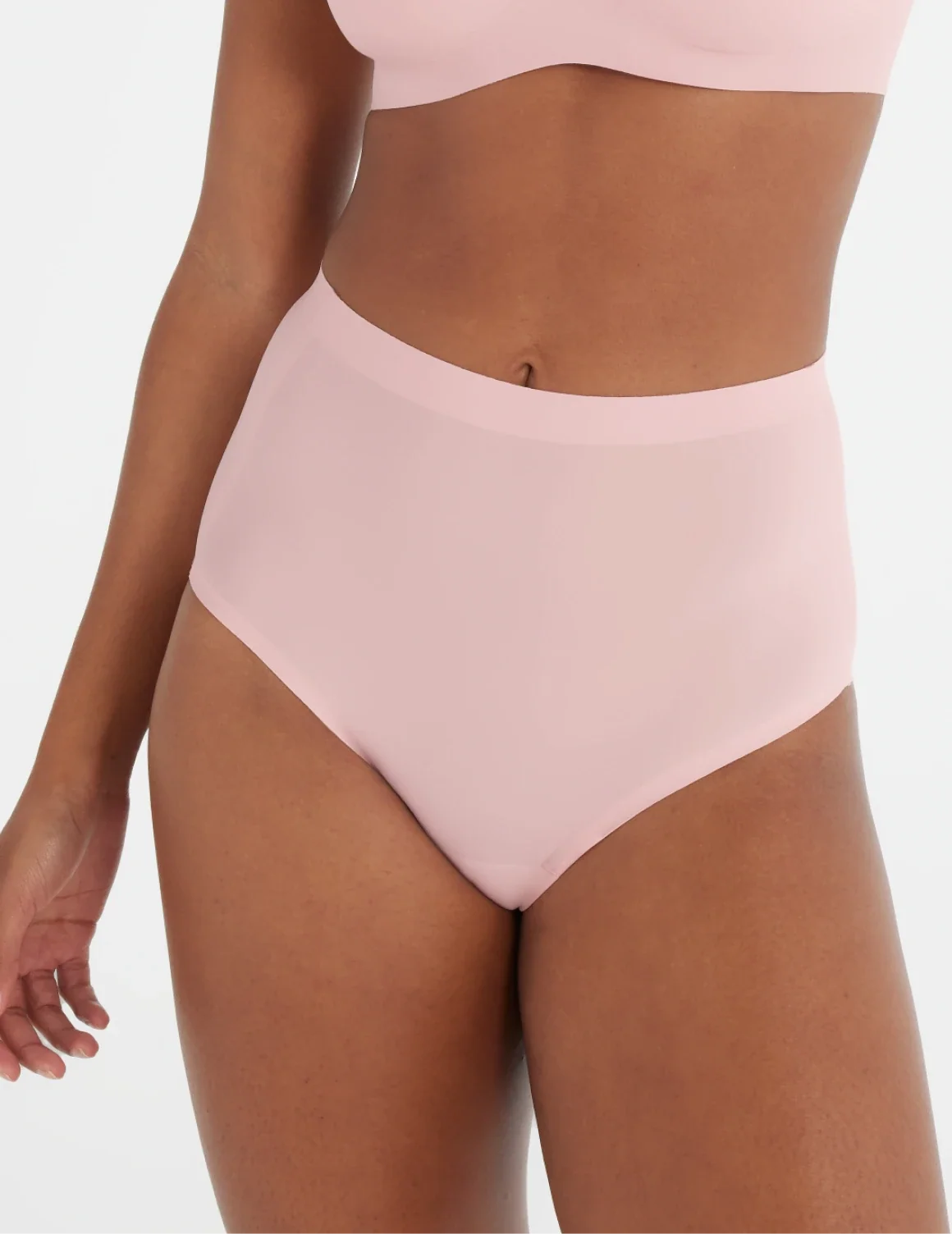 Front view of model wearing the Light Leakproof No-Show High Rise highlighting the coverage and smooth fit – Rose Water – view 9 of 20