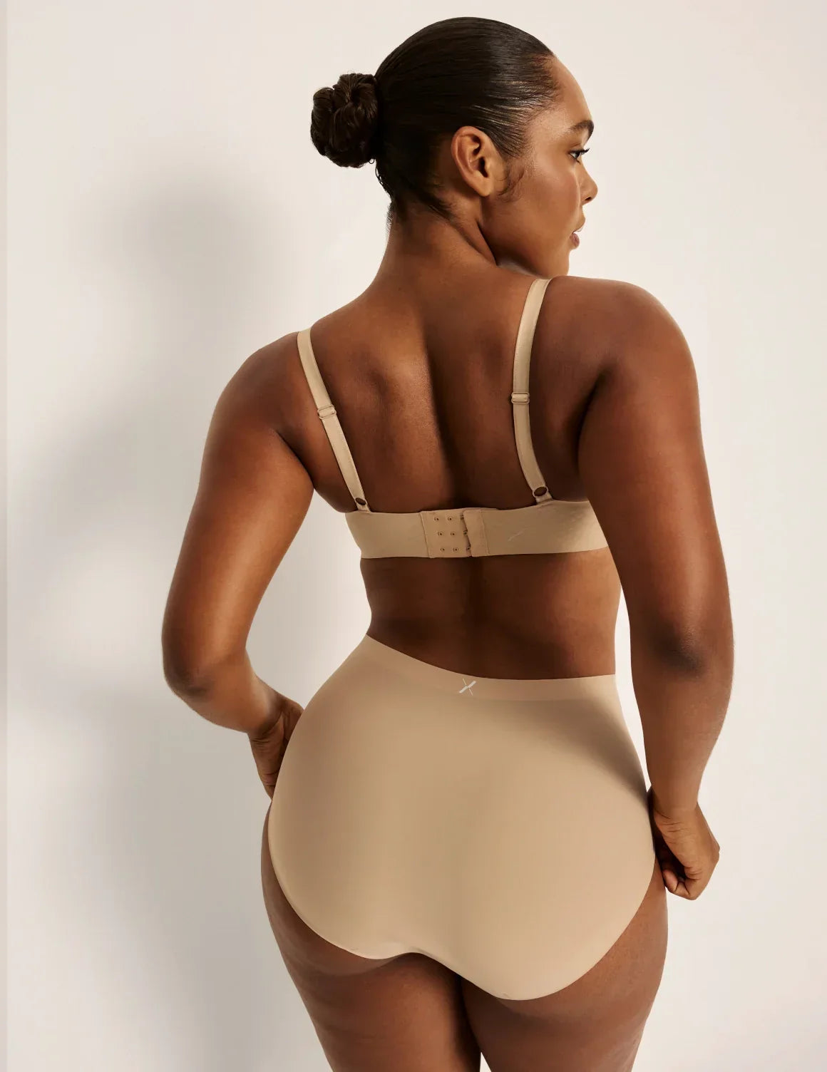 Amber is wearing a 36C – Warm Sand – view 12 of 26