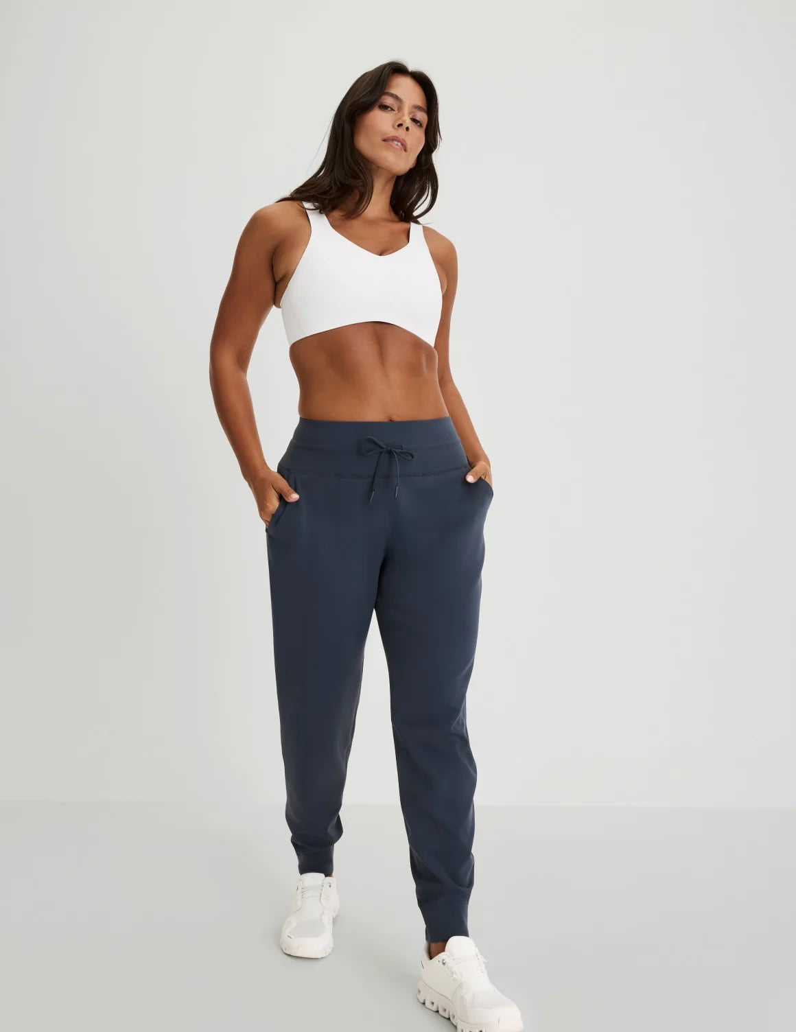 Front view of model wearing the CloudCut™ Jogger highlighting the coverage and fit – Twilight Navy – view 7 of 23