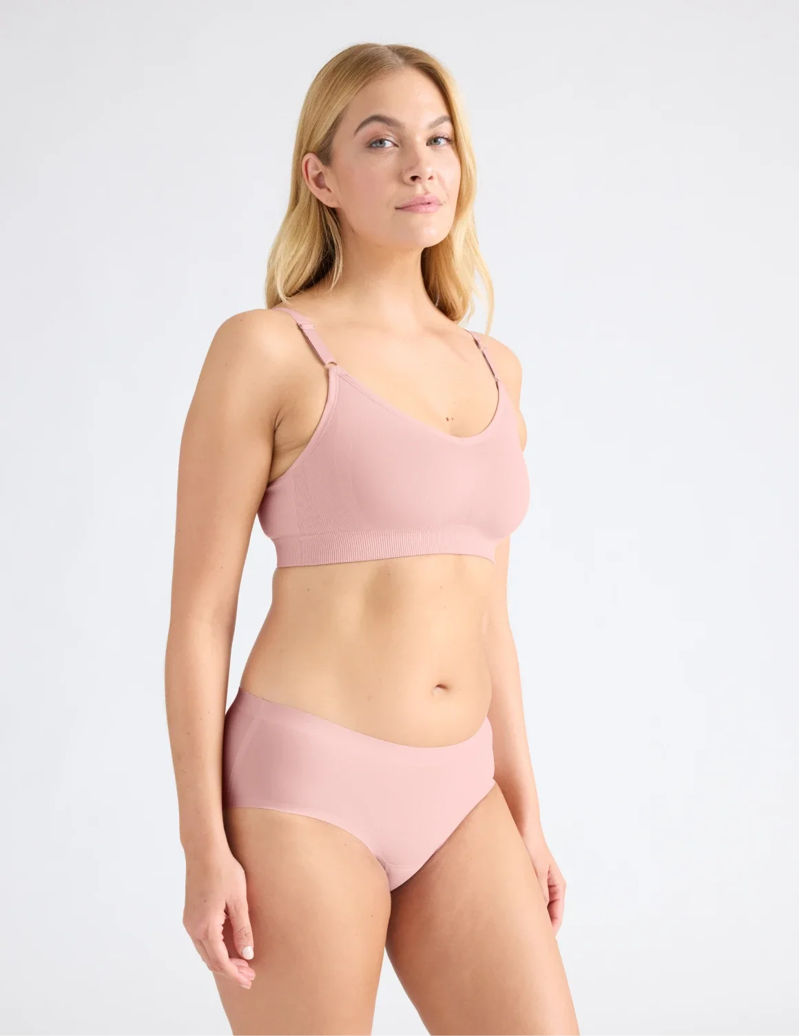 Full-body view of model wearing the Essential No-Show Boyshort highlighting the coverage and smooth fit – Rose Water – view 11 of 27