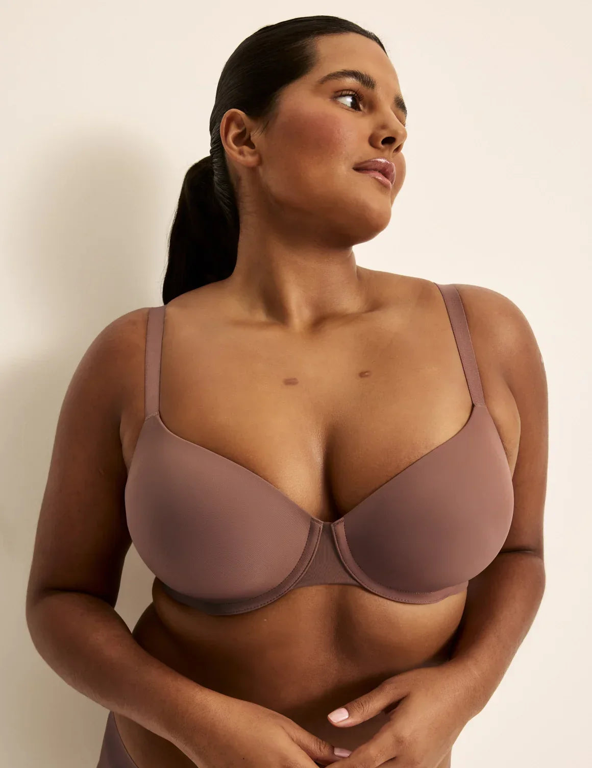 Adiya is wearing a 36C – Sola – view 5 of 42