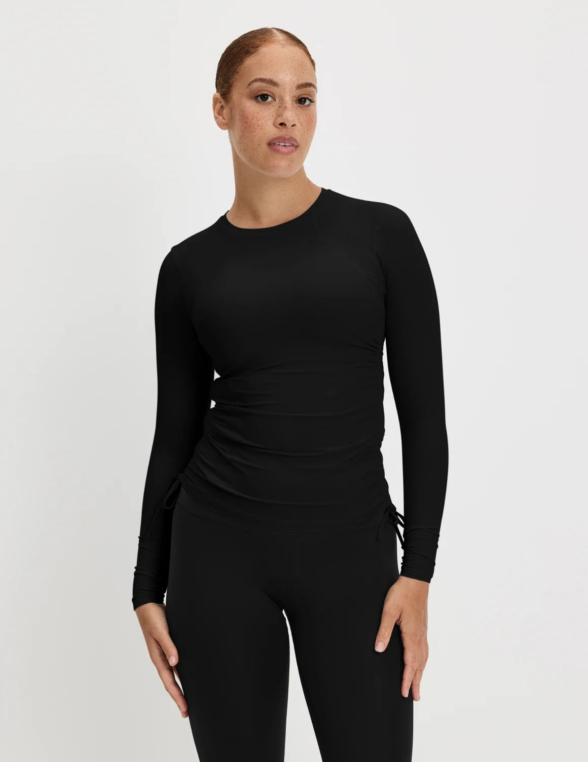 Front view of model highlighting the coverage and fit – Black – view 4 of 13