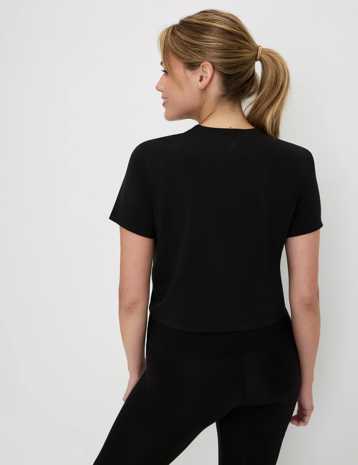 Front view of model highlighting the coverage and fit – Black – view 3 of 28
