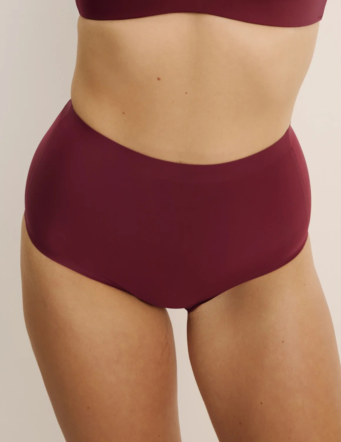 Front view of model wearing the Super Leakproof® No-Show High Rise highlighting the coverage and smooth fit – Dark Cherry – view 10 of 27